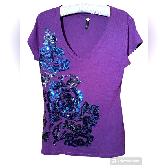 Alaniz size medium purple sequence T-shirt - Picture 1 of 8